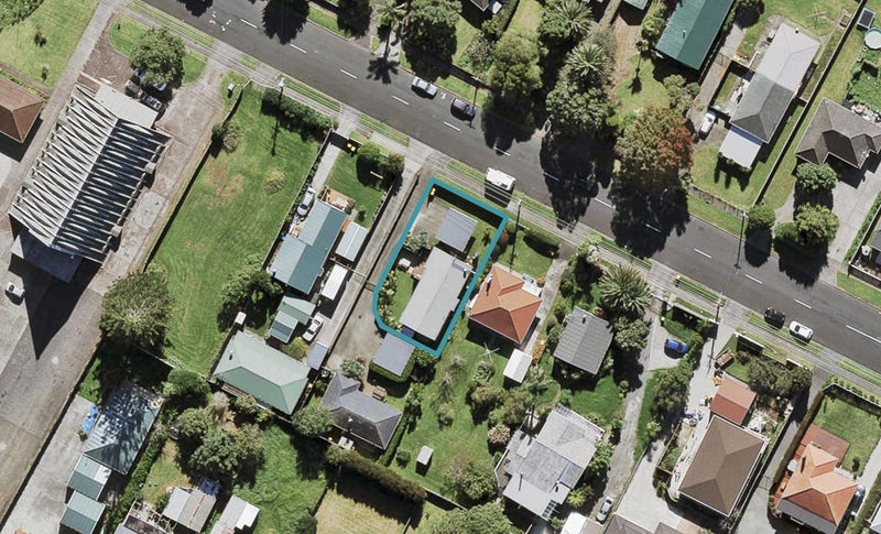 86A Taikata Road, Te Atatu Peninsula, Auckland - Carousel 1