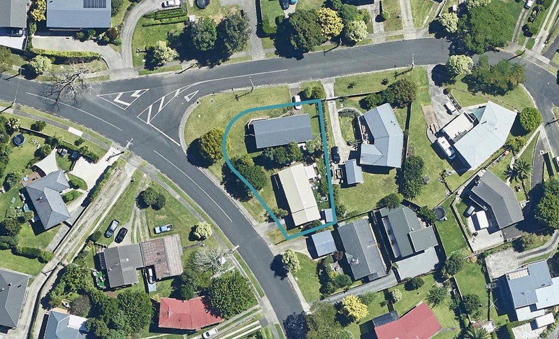 1 Carlton Street, Bellevue, Tauranga - Carousel 1