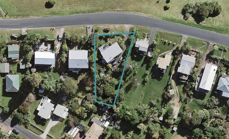 32 Mako Street, Oneroa, Waiheke Island - Carousel 1