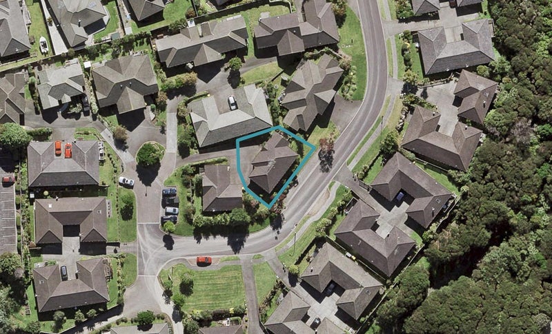 11 Regents Park Place, Westgate, Auckland - Carousel 1