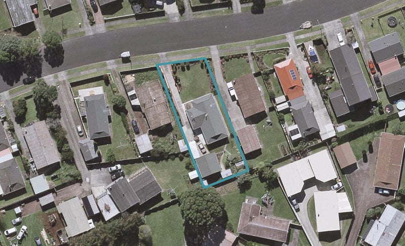 214 Parklands Avenue, Bell Block, New Plymouth - Carousel 1