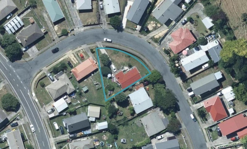 83 Arahura Crescent, Waitangirua, Porirua - Carousel 1