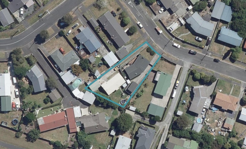 4 Cricket Place, Melville, Hamilton - Carousel 1
