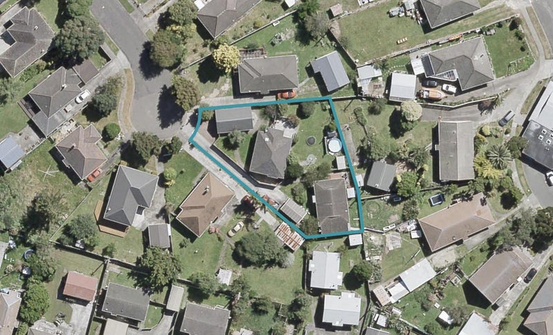 2/7 Hamua Grove, Waiwhetu, Lower Hutt - Carousel 1