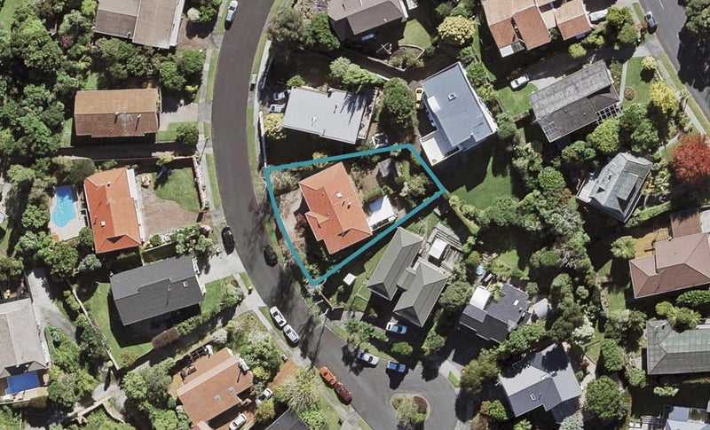 12 Calman Place, Chatswood, Auckland - Carousel 1