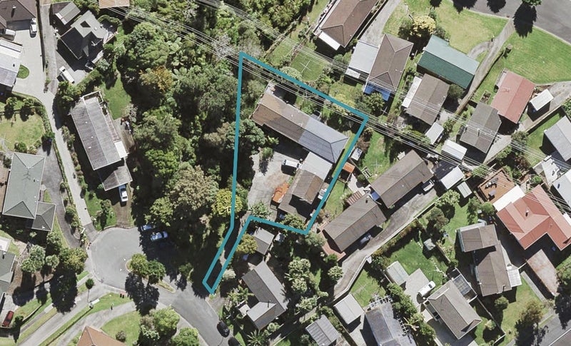 2/7 Flavia Place, Lynfield, Auckland - Carousel 1