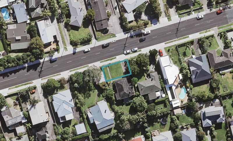 25A Pupuke Rd, Birkenhead, Auckland - Carousel 1