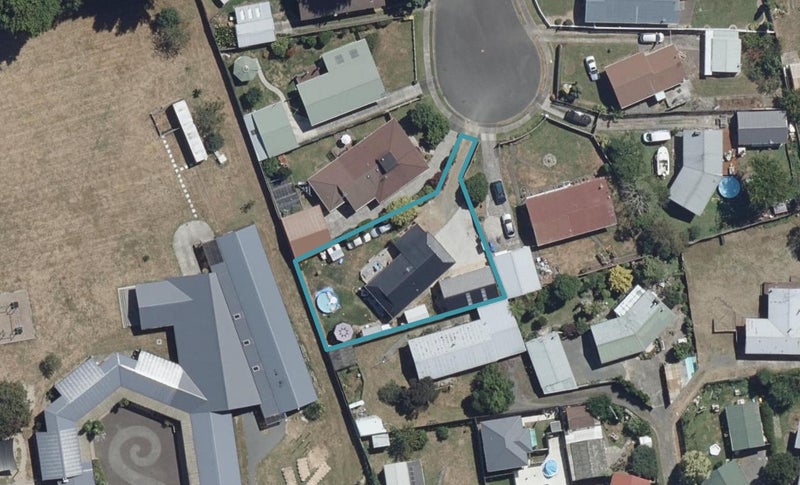 23 Margaret Place, Deanwell, Hamilton - Carousel 1