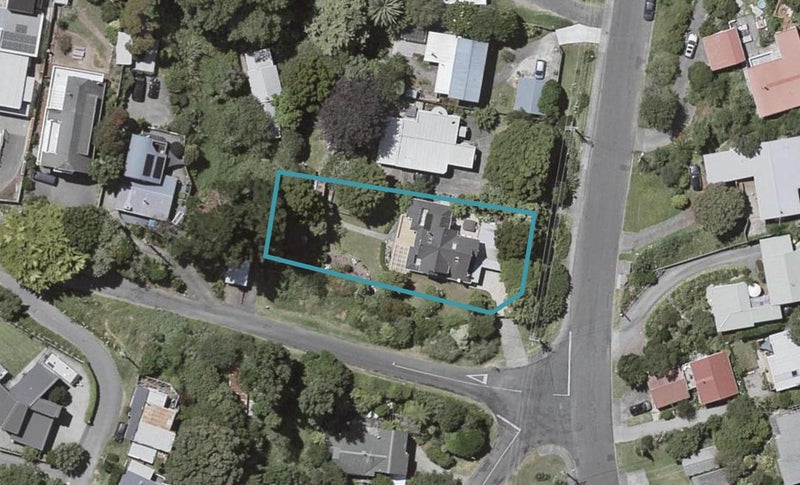 42 Tennis Court Road, Raumati South, Paraparaumu - Carousel 1