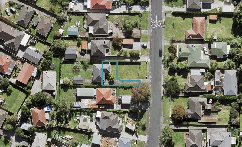 63A Neil Avenue, Te Atatu Peninsula, Auckland - Carousel 1