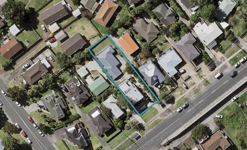 2/146 Sunset Road, Unsworth Heights, Auckland - Carousel 1