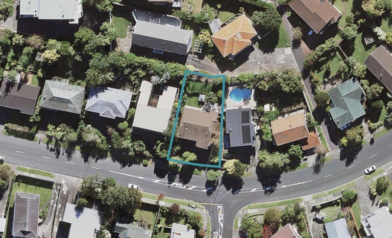 31 Chelsea View Drive, Chatswood, Auckland - Carousel 1