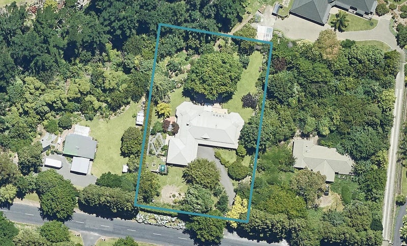 14 Freeburn Road, Pyes Pa, Tauranga - Carousel 1
