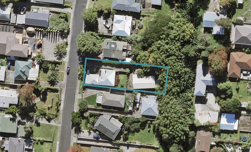 1/25 Longburn Road, Henderson, Auckland - Carousel 1
