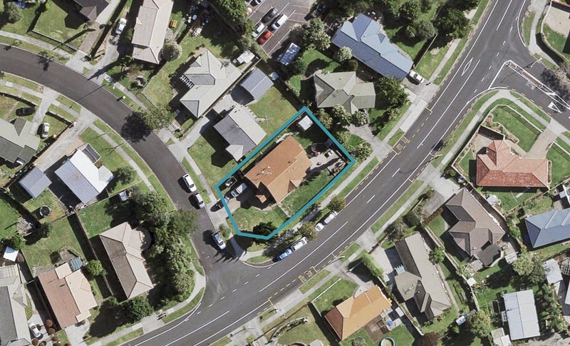 56 Riverton Drive, Randwick Park, Auckland - Carousel 1