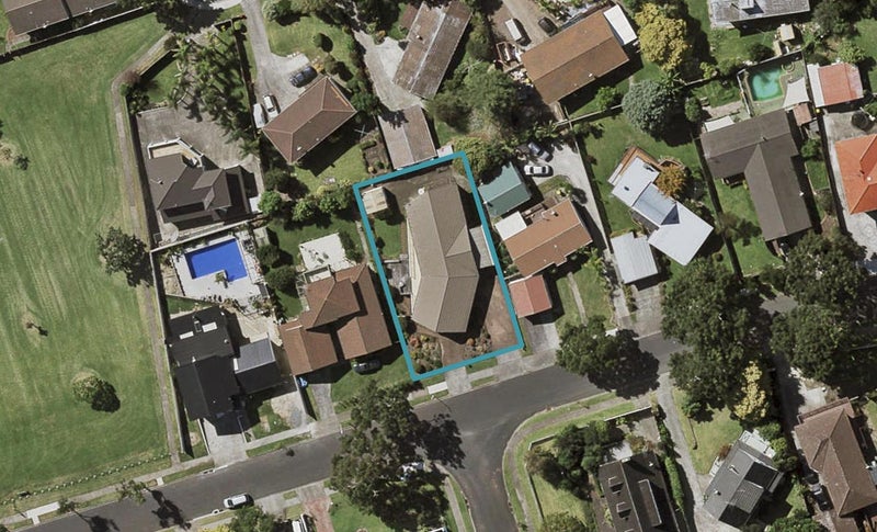 12 Derrimore Heights, Clover Park, Auckland - Carousel 1
