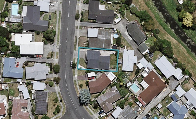 14 Konini Crescent, Pirimai, Napier - Carousel 1