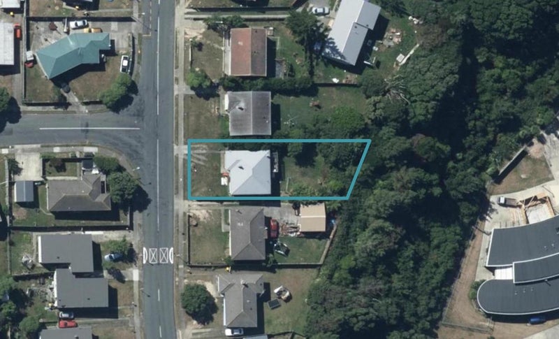 7 Takapuwahia Drive, Takapuwahia, Porirua - Carousel 1