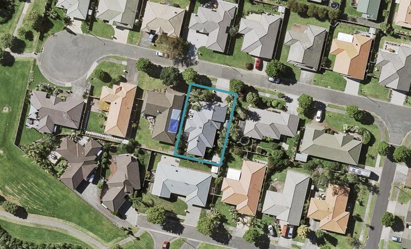 8 Riplington Road, Huntington Park, Auckland - Carousel 1