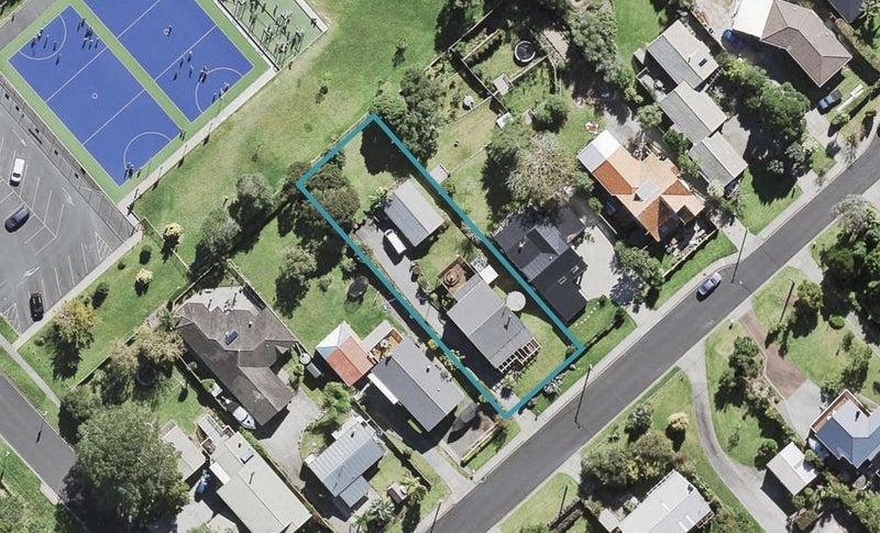 11 Outlook Road, Greenhithe, Auckland - Carousel 1