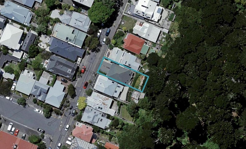 21 Scarborough Terrace, Mount Victoria, Wellington - Carousel 1