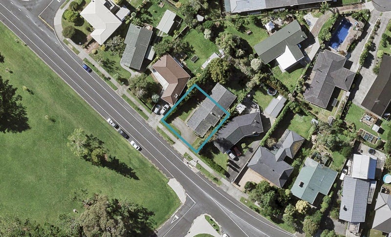 21 The Boulevard, Sunnyhills, Auckland - Carousel 1