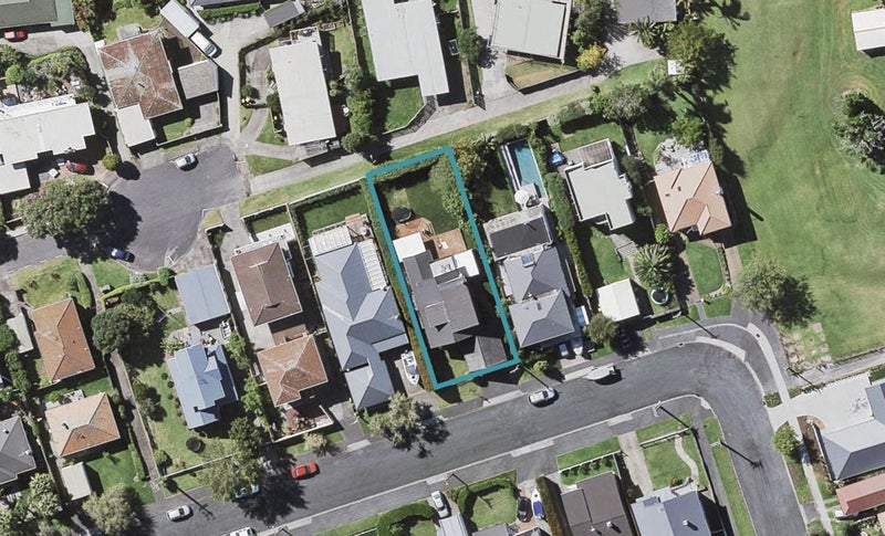 16 Empire Road, Devonport, Auckland - Carousel 1