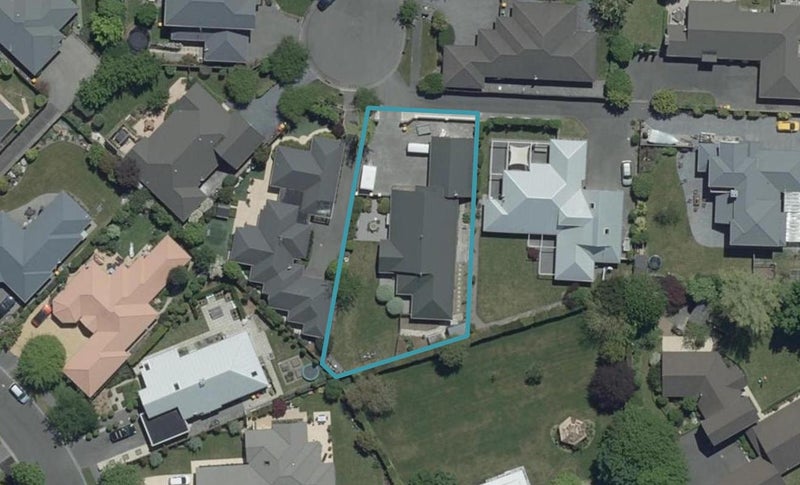 11 Hemsworth Mews, Casebrook, Christchurch - Carousel 1