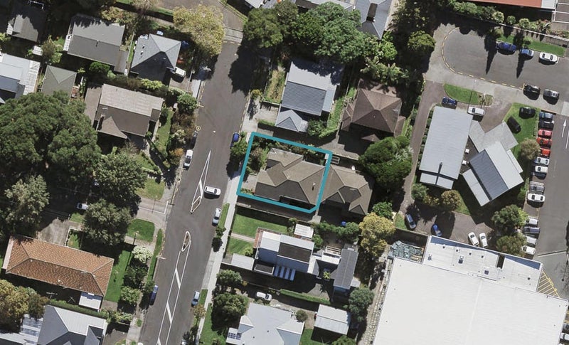 17A Crown Street, Royal Oak, Auckland - Carousel 1