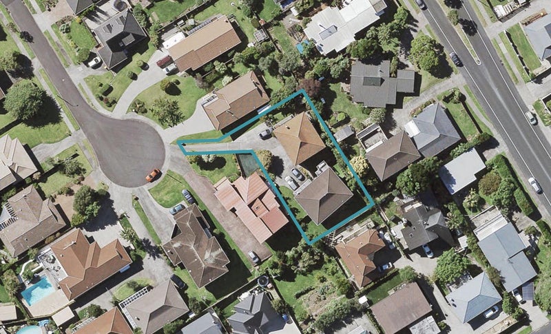 2/8 Kincraig Place, Highland Park, Auckland - Carousel 1