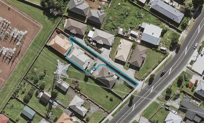 305A Massey Road, Mangere East, Auckland - Carousel 1