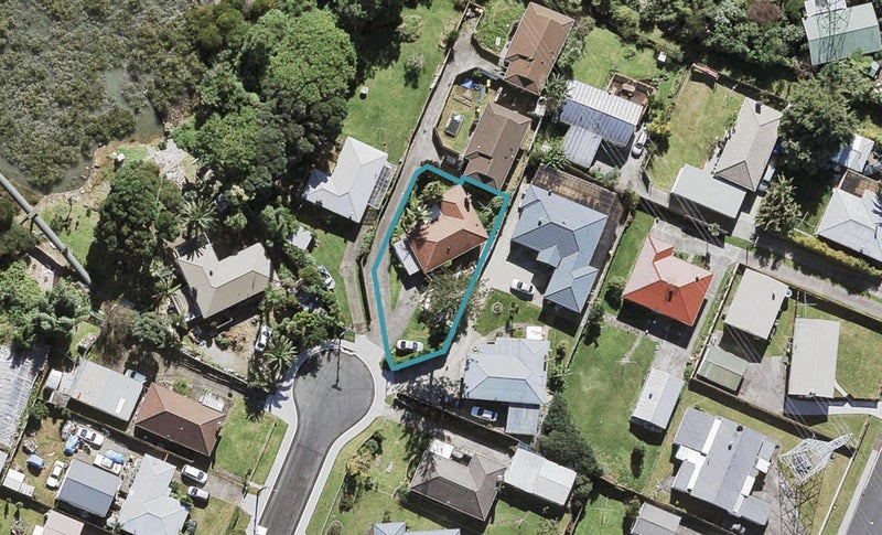 17 Kiernan Place, Kelston, Auckland - Carousel 1