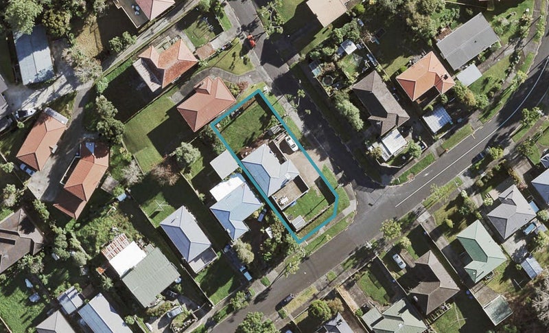 39 Hillview Avenue, New Windsor, Auckland - Carousel 1