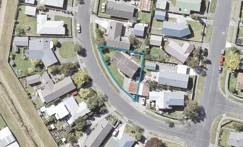 4 Momona Street, Wainuiomata, Lower Hutt - Carousel 1