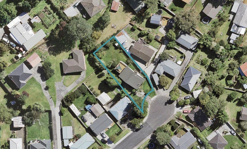 16 Lendic Avenue, Henderson, Auckland - Carousel 1