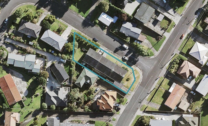 2/2 Catton Crescent, Waikowhai, Auckland - Carousel 1