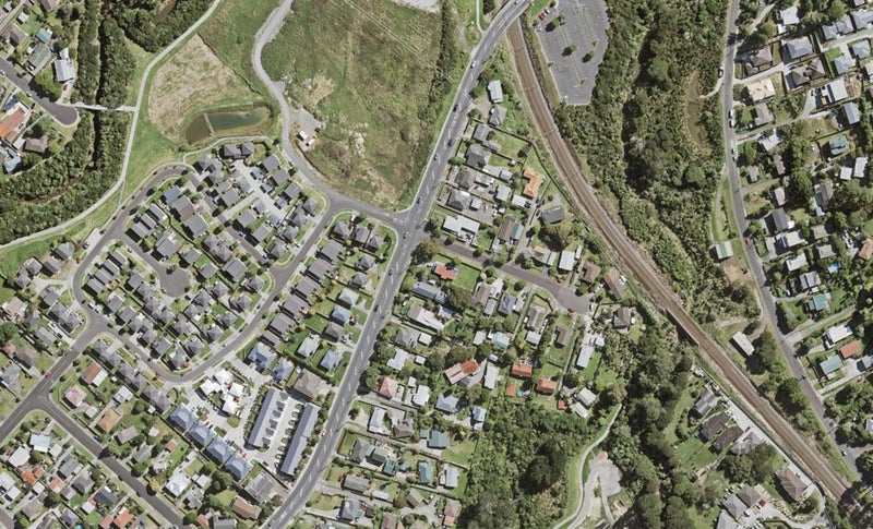3/1 Benita Place, Sunnyvale, Auckland - Carousel 1