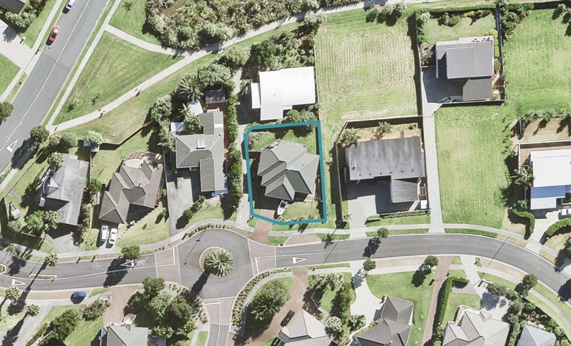 9 Hawaiian Parade, Arkles Bay, Whangaparaoa - Carousel 1