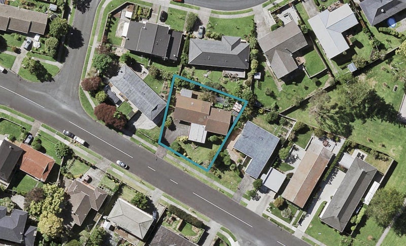 12 Whiteacres Drive, Sunnyhills, Auckland - Carousel 1