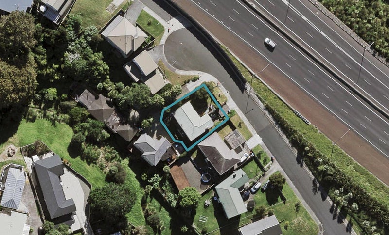 61 Hendry Avenue, Hillsborough, Auckland - Carousel 1