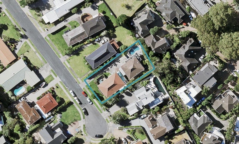 12B Malloy Place, Eastern Beach, Auckland - Carousel 1