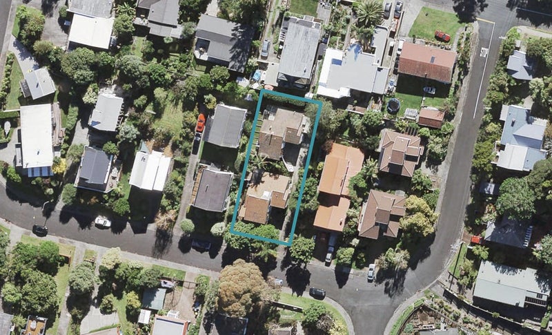 2/7 Valhalla Drive, Beach Haven, Auckland - Carousel 1
