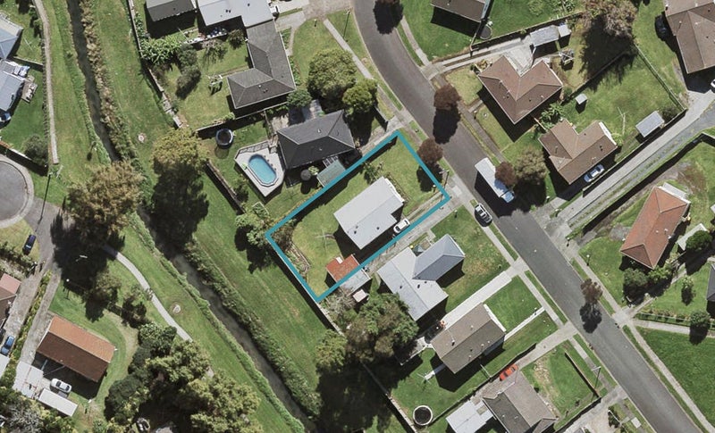 44 Molesworth Place, Mangere, Auckland - Carousel 1