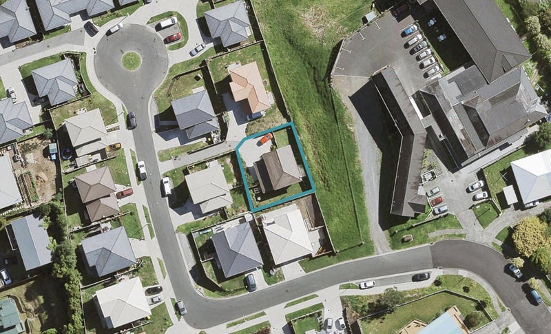 27 Denver Avenue, Sunnyvale, Auckland - Carousel 1