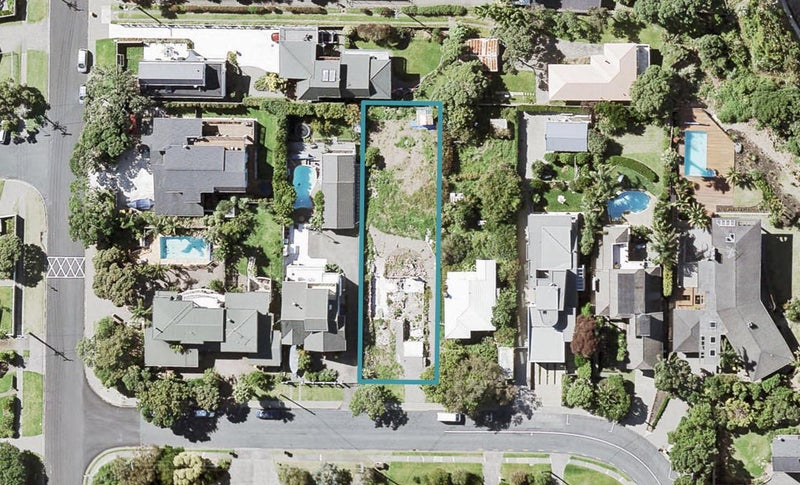 145 Churchill Road, Rothesay Bay, Auckland - Carousel 1