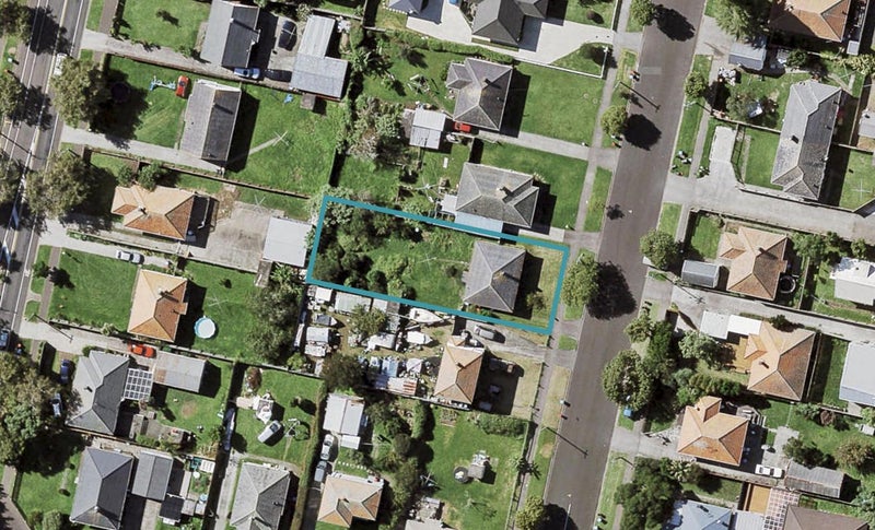 19 Kawiti Avenue, Point England, Auckland - Carousel 1