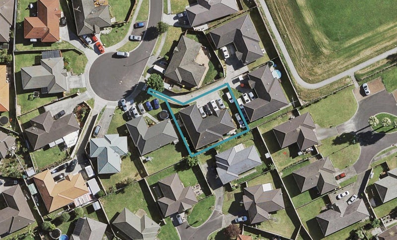 34 Carn Place, Weymouth, Auckland - Carousel 1