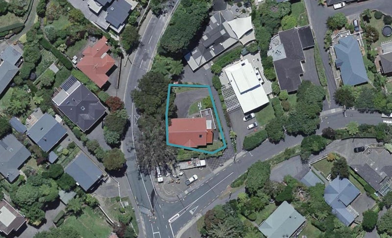 1 Delhi Crescent, Khandallah, Wellington - Carousel 1