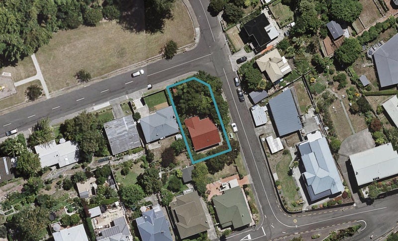 2 Hooker Avenue, Hospital Hill, Napier - Carousel 1
