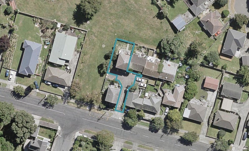 122A Whites Line East, Waiwhetū, Lower Hutt - Carousel 1